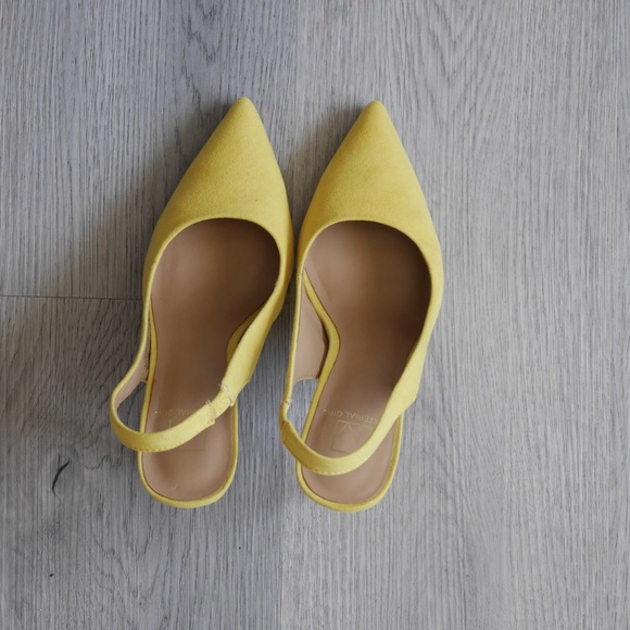 Material Girl yellow sling back stilettos | size 6.5 - Picture 2 of 6